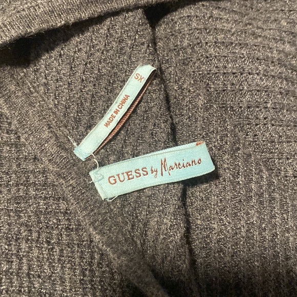 GUESS BY MARCIANO low cut, neat shape! - Picture 3 of 3